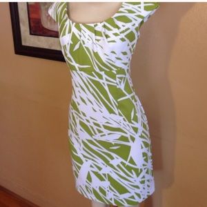 EUC green/white print dress - size 8